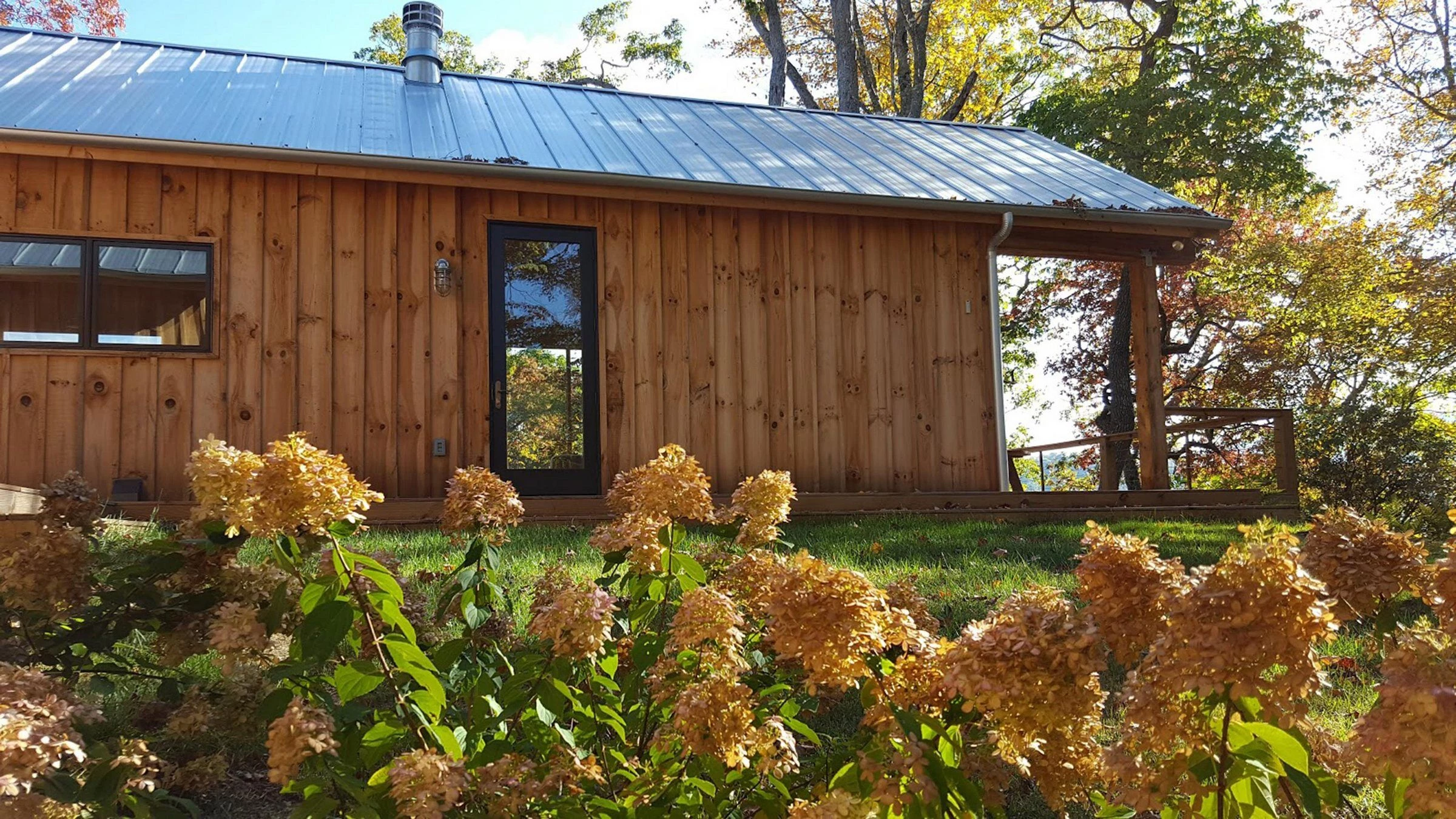 北美山水间 · 环保山居设计丨美国北卡罗来纳丨Bach Design Studio-11