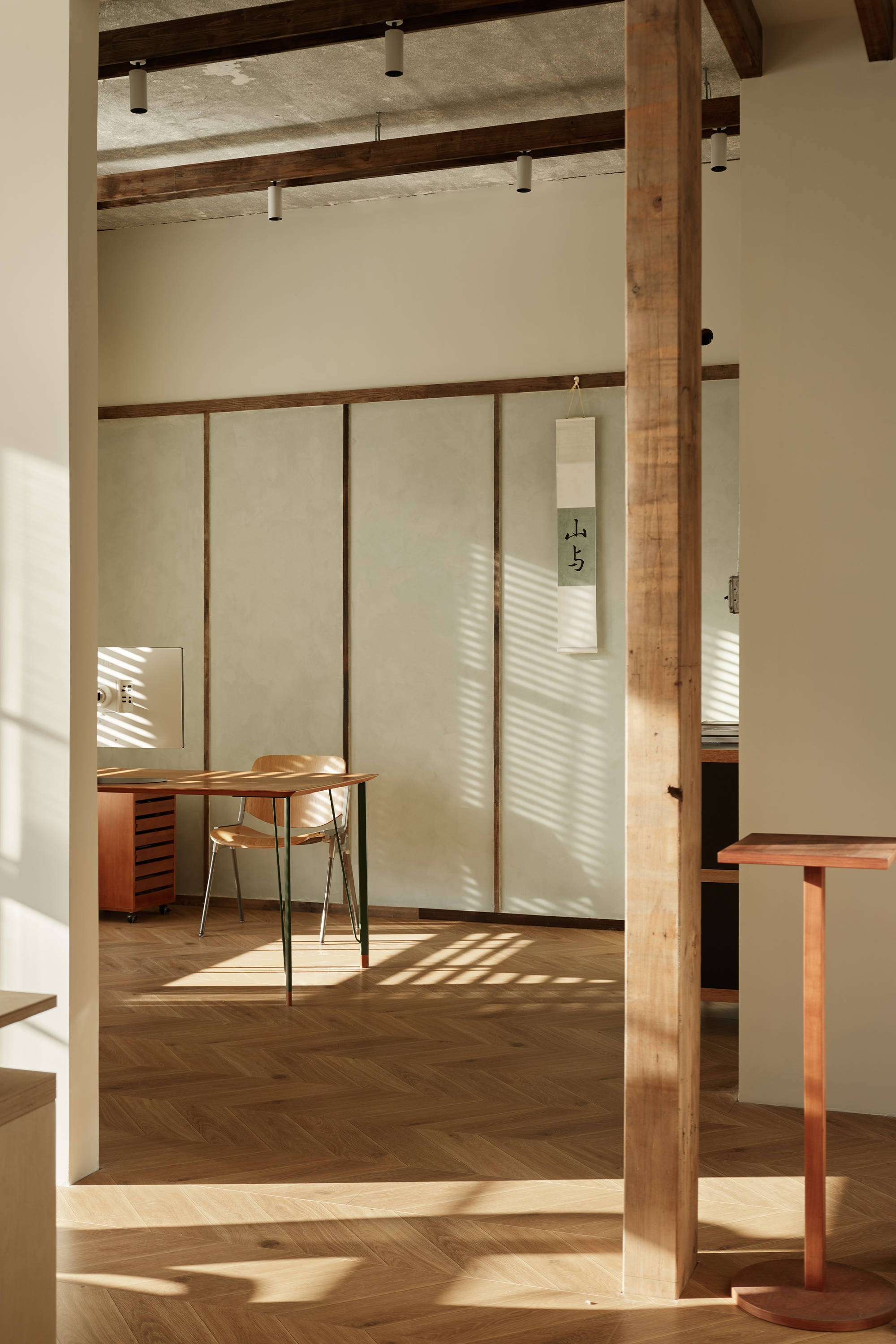 呼吸式美学:在粗粝与诗意间自由生长的空间叙事丨山与空间设计-20