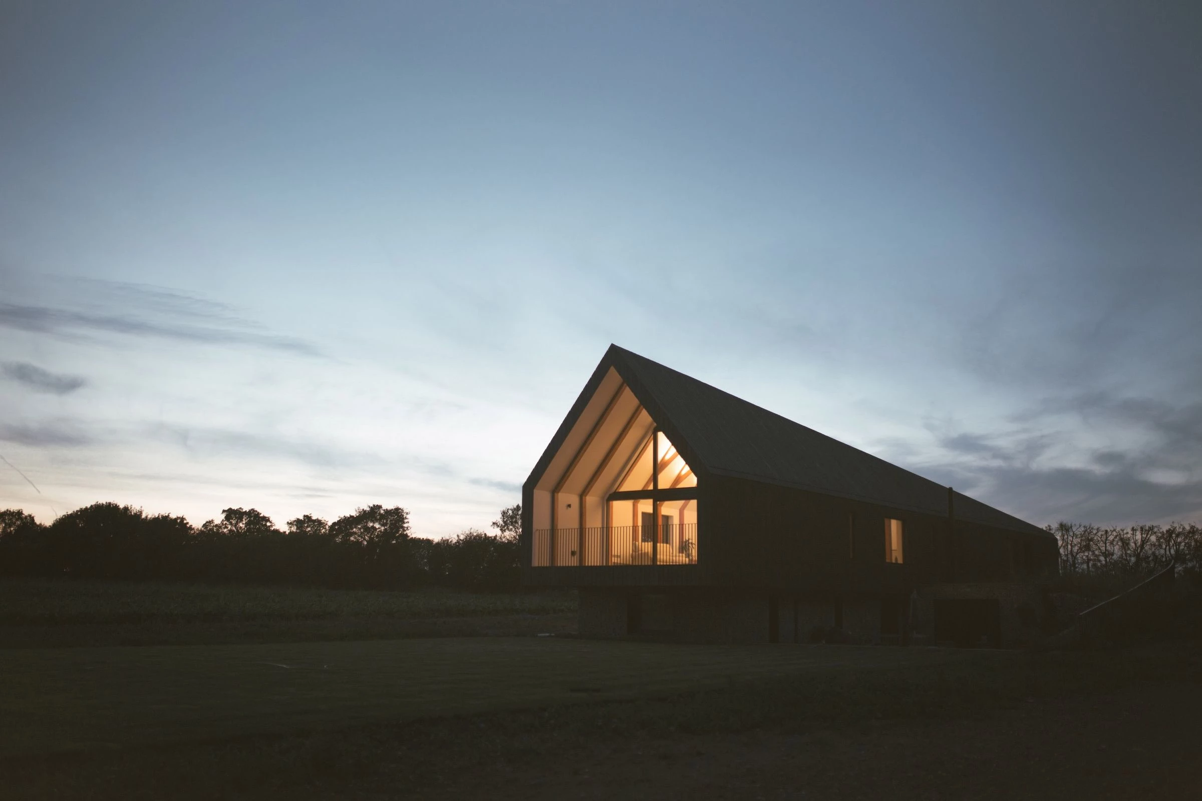 英国乡村环保住宅“黑 barn”-25