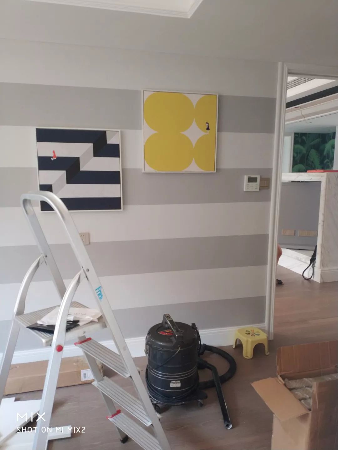 南京现代混搭风格客厅,360°旋转电视架酷炫登场-73