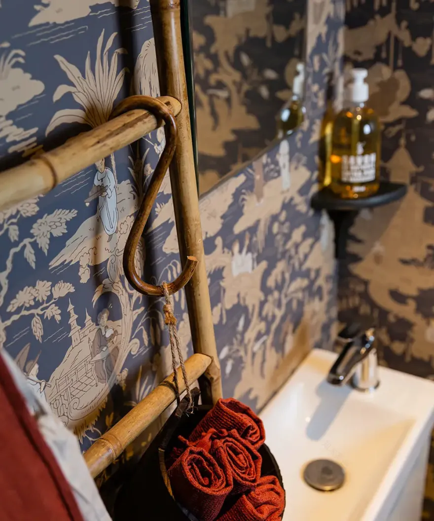 色彩墙纸打造温馨当代家居-14