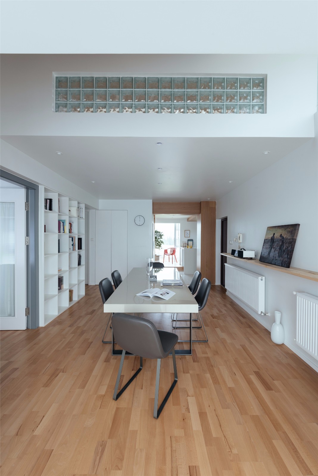 现代简约木质住宅 以勒设计诠释自然之美-18