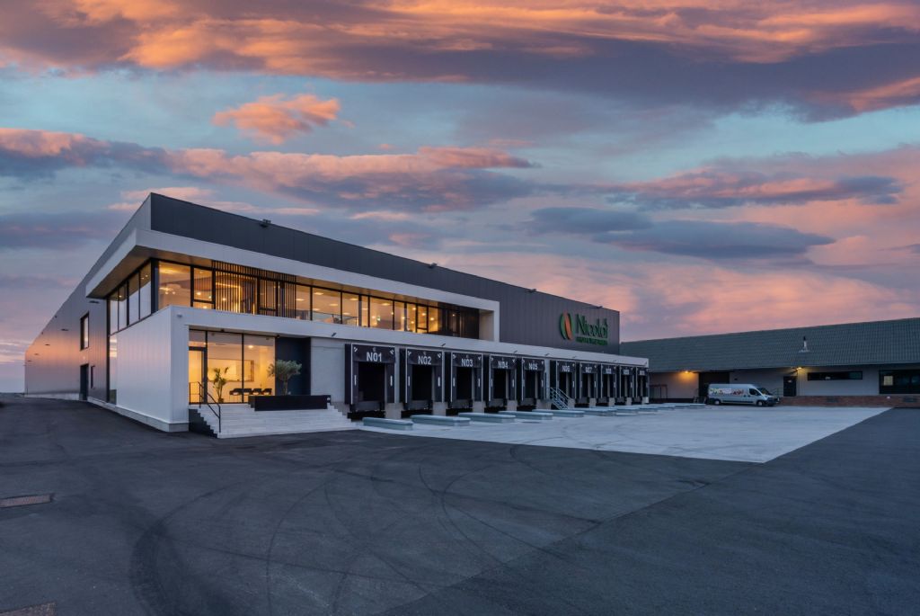 Klaarchitectuur为Borgloon水果经销商设计的办公楼-10