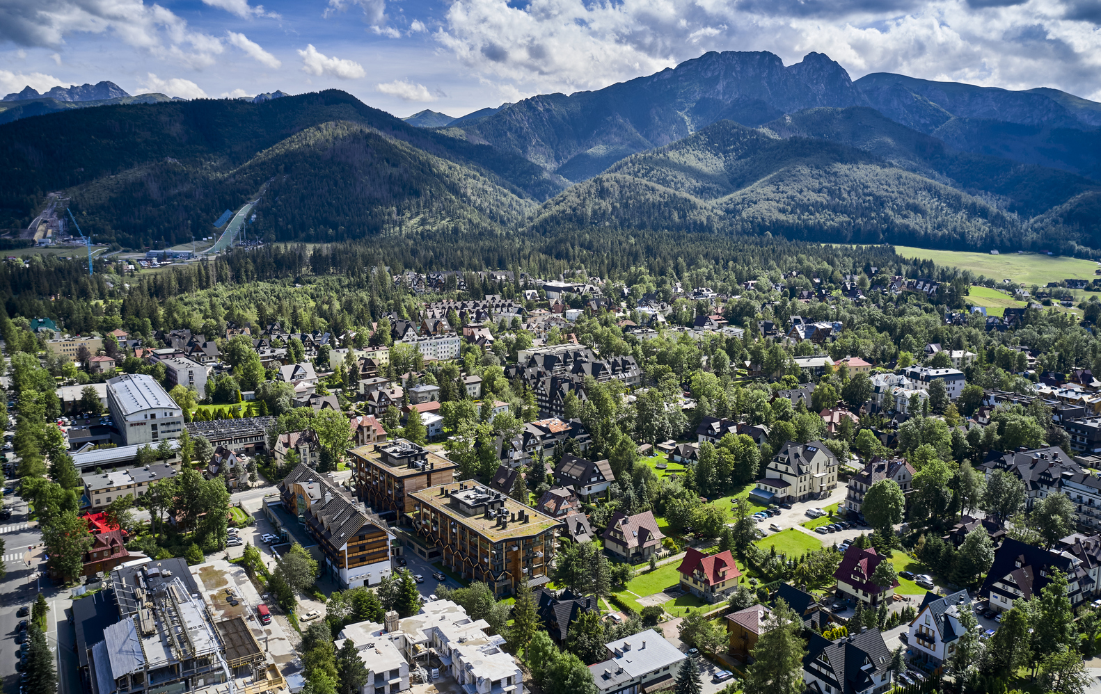波兰 Zakopane 山岳公寓度假胜地丨Karpiel Steindel Architektura-43