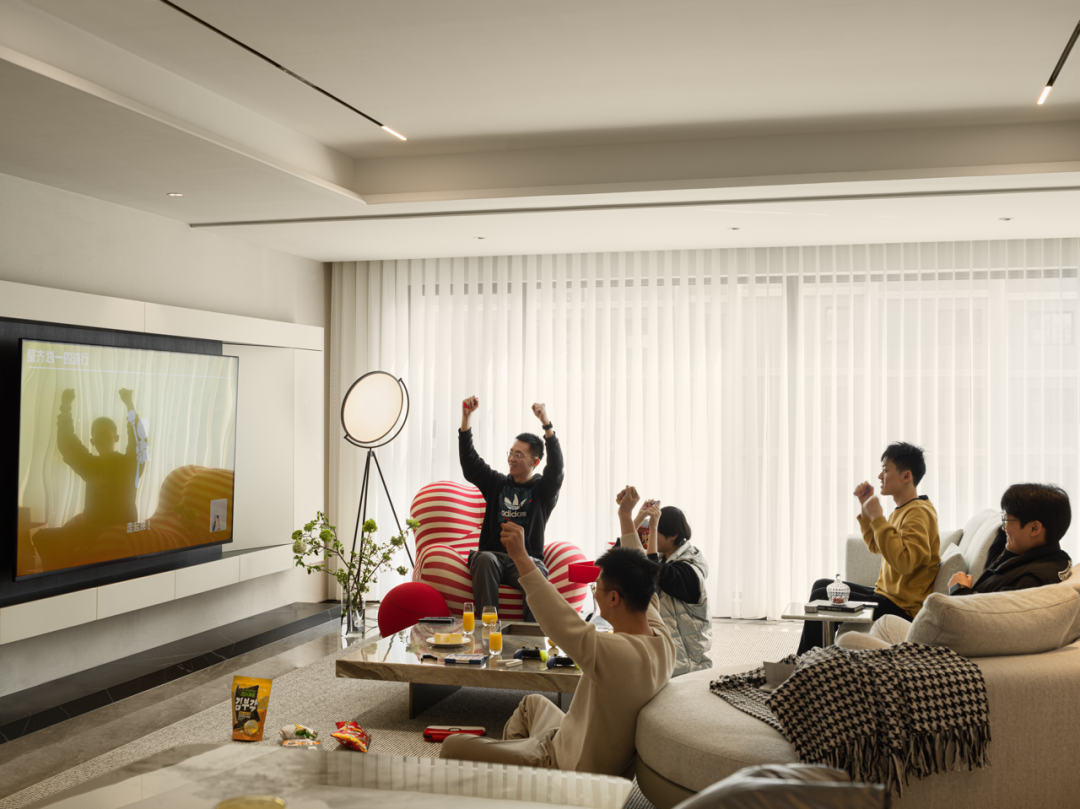 时而1人1猫时而人山人海，一间能展开能合上的“可折叠”房子-12