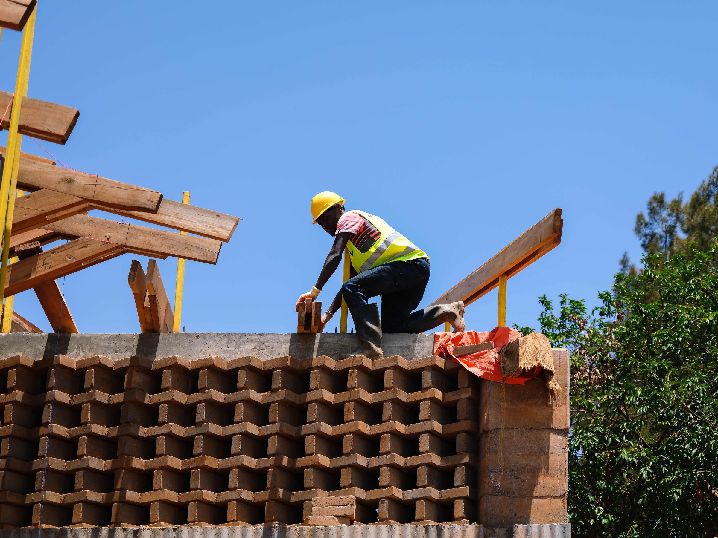 32° East Sanat Merkezi（32°东艺术中心）丨乌干达丨New Makers Bureau,Localworks-38