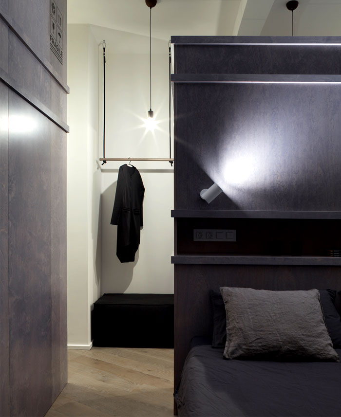 旧厂房改造的极简风格住宅公寓  Klara Valova SMLXL studio-12