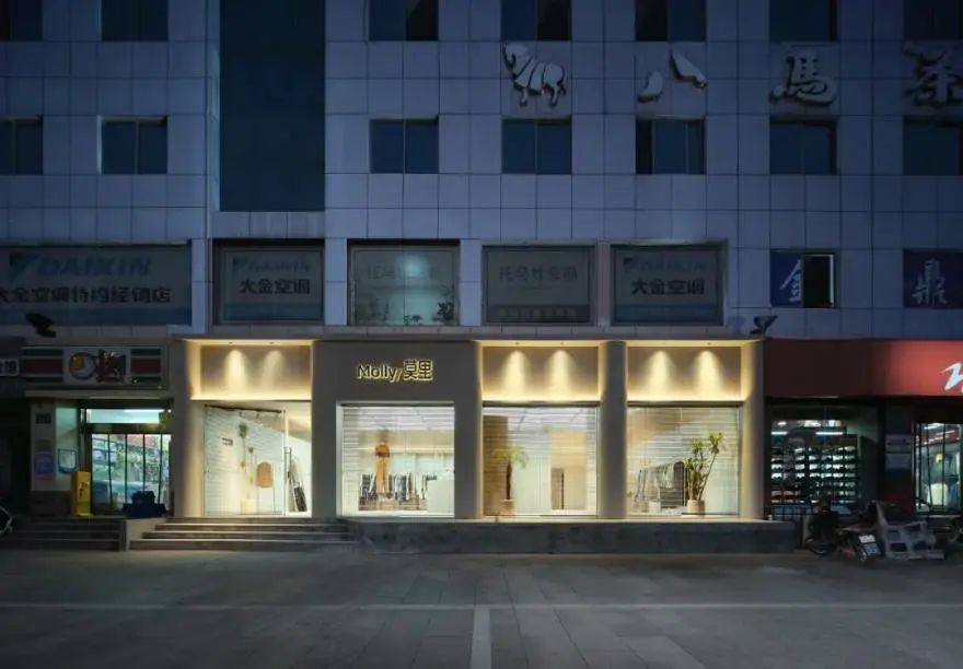 新概念女装店丨中国河北丨艾美空间设计-7