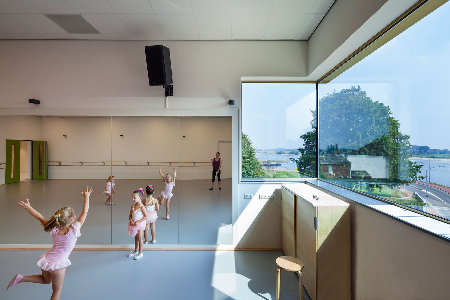 荷兰蒂尔市文化中心“金灯”-31