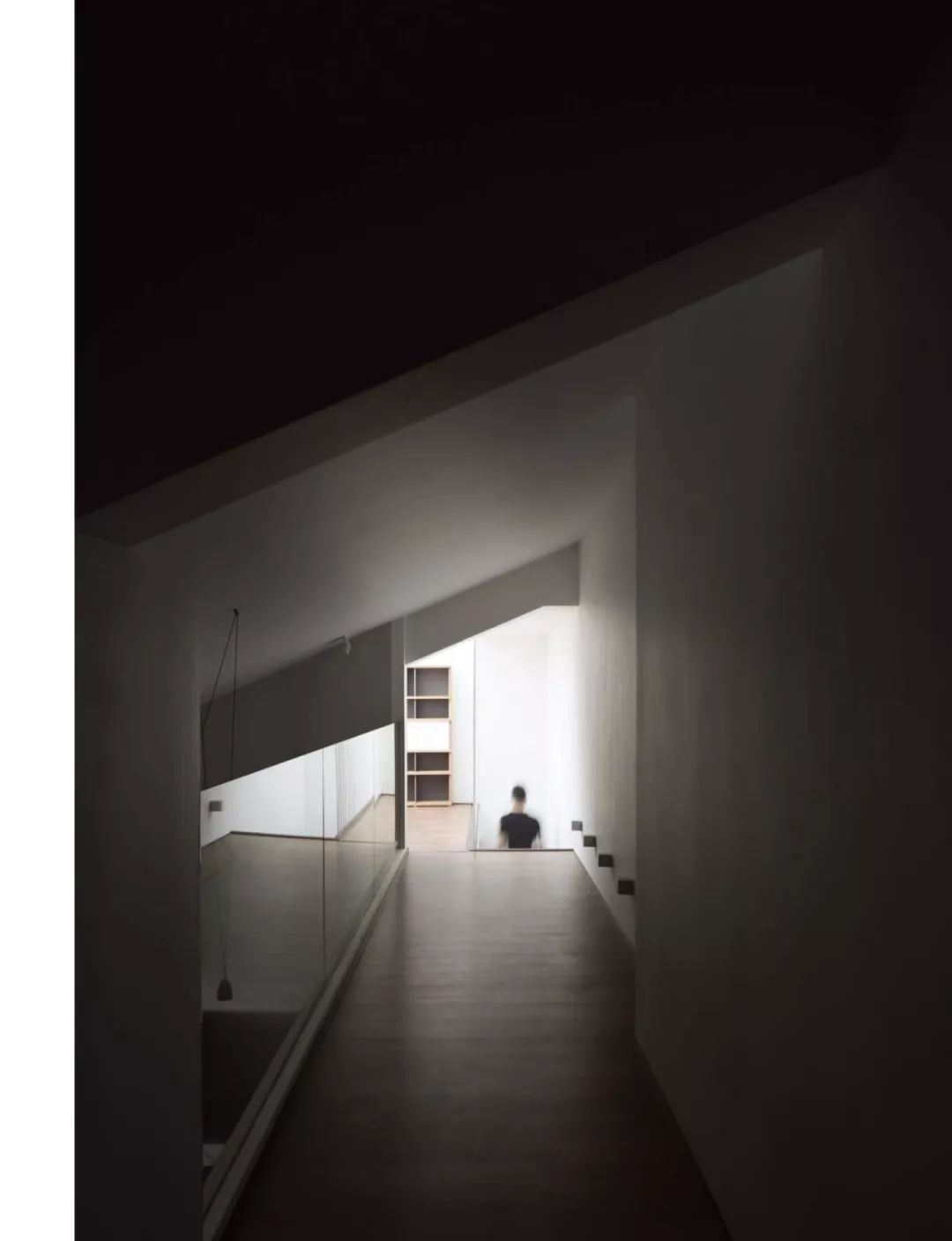 《倾斜的盒子》 | 创新设计，空间体验丰富-13