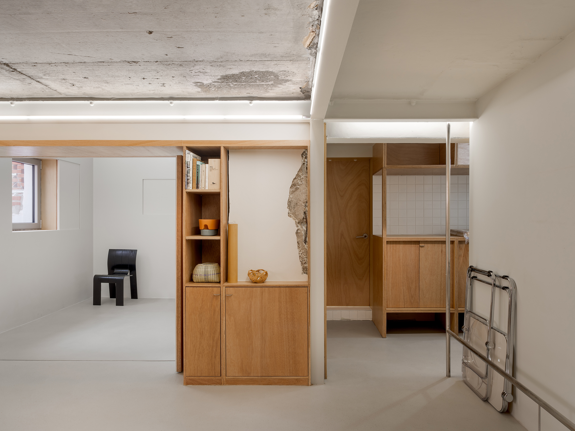 Reinterpreting a 50-Year-Old Building in Myeongnyun-dong丨sukchulmok + BRBB Architects-29