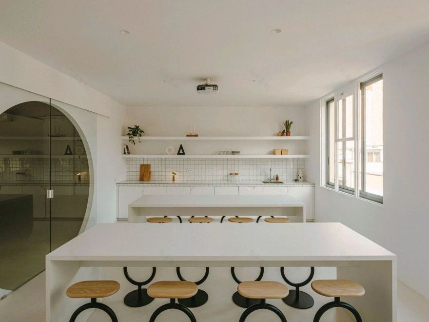 极简办公空间美学丨Isern Serra-17