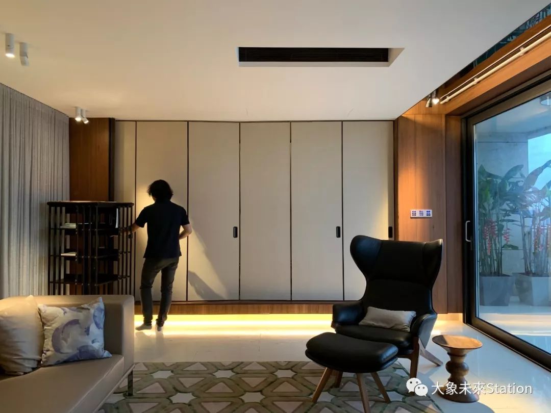 珠江畔的天誉半岛杨宅,融入 270 度江景的现代设计-54