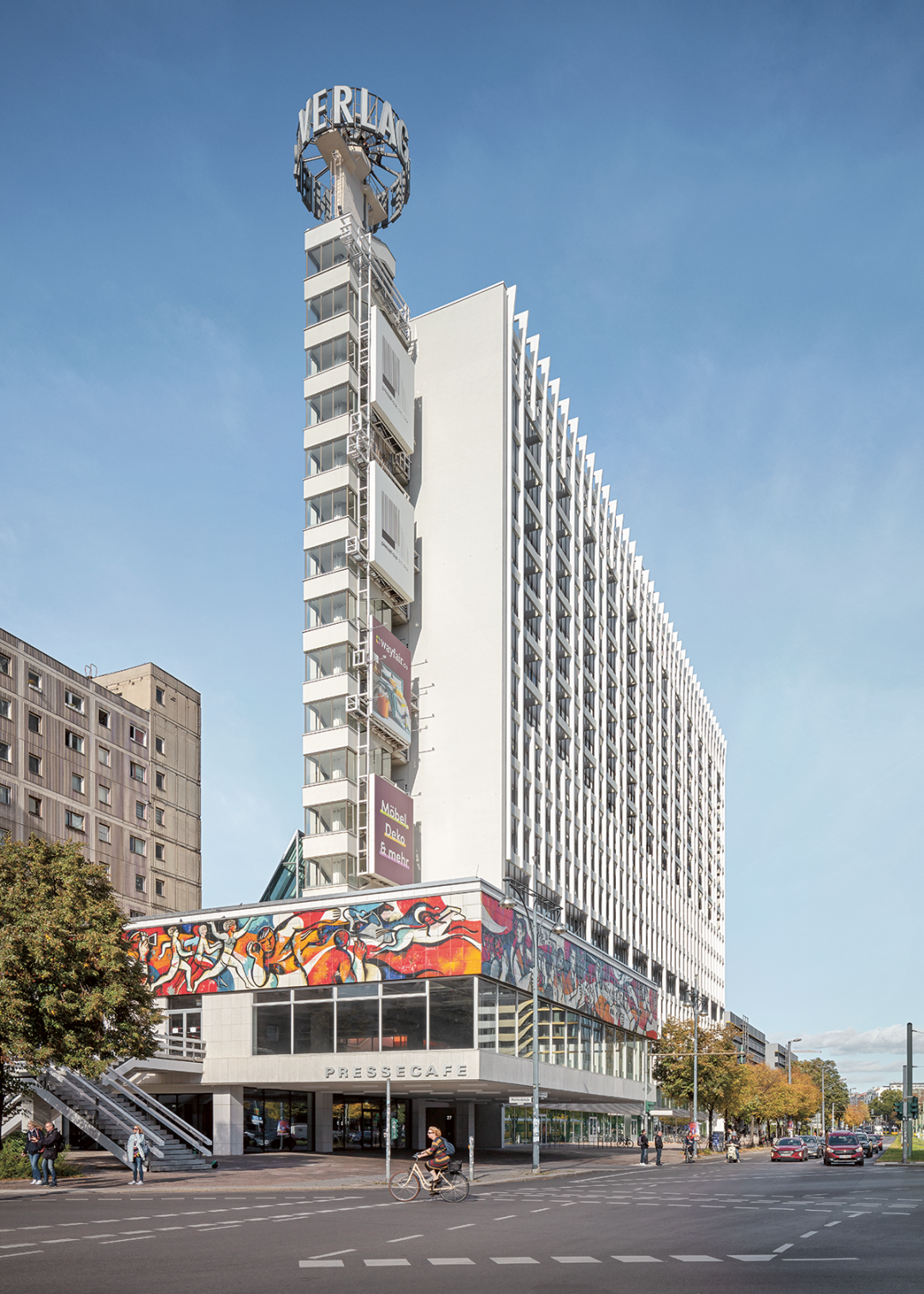 UMBAU展览|亚历山大广场新闻大楼：东欧现代主义复归-29