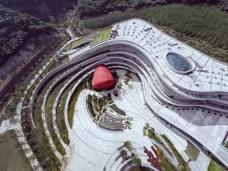 世界上最“红”的女建筑师，她的设计都很红！-76