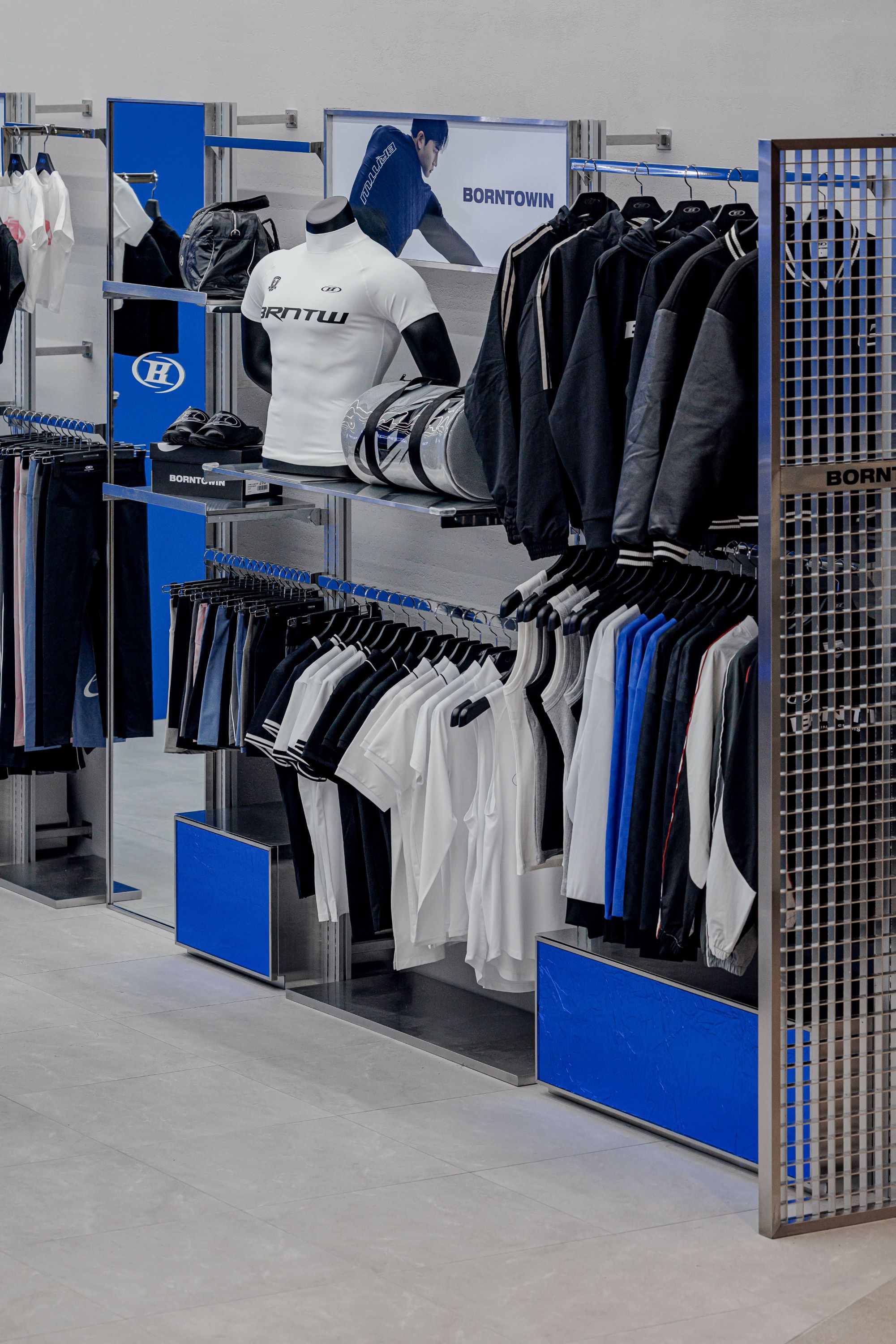 生来即胜，水原星际城（注：STARFIELD SUWON 直译为 水原星际场，这里 星际城 更符合常见商业命名习惯，可按需调整） 丨韩国水原市-11