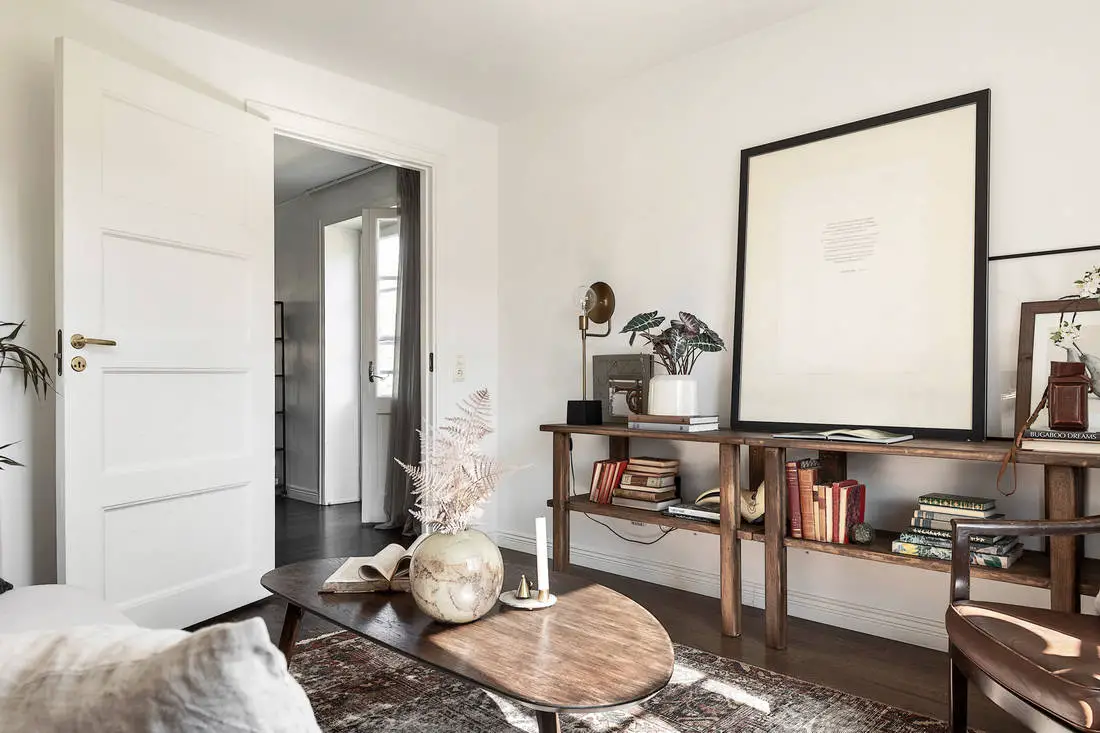 旧楼改造的灰色与白色中性 duplex-13