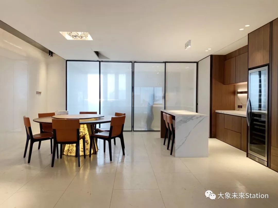 珠江畔的天誉半岛杨宅,融入 270 度江景的现代设计-74