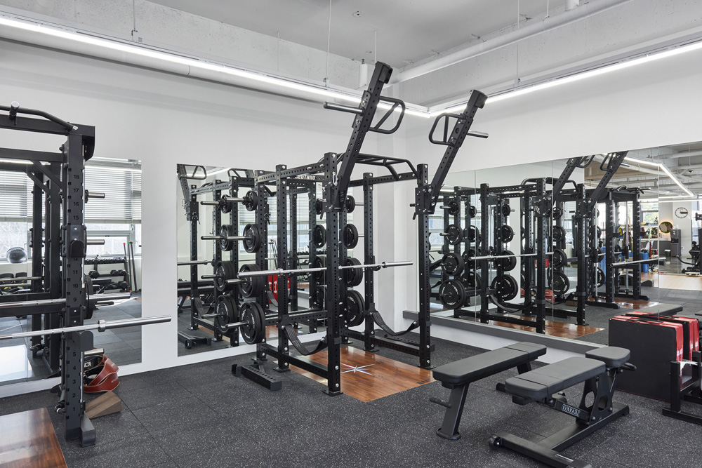 简约白调，70 平私人健身中心的精致设计-13