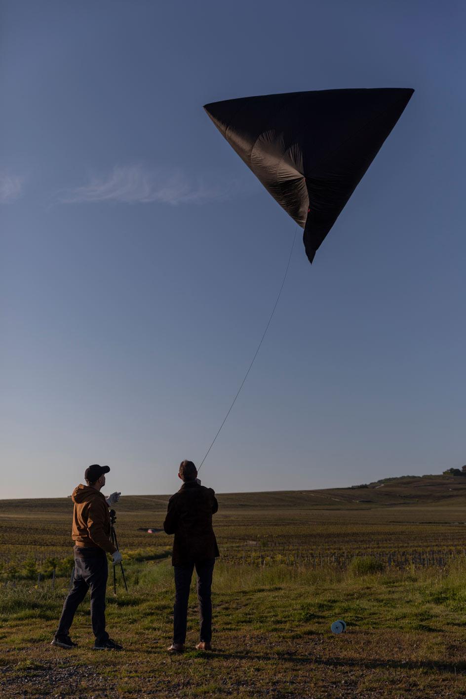 Tomás Saraceno 的"Aerocene"项目 | 漂浮的雕塑与环保的愿景-11