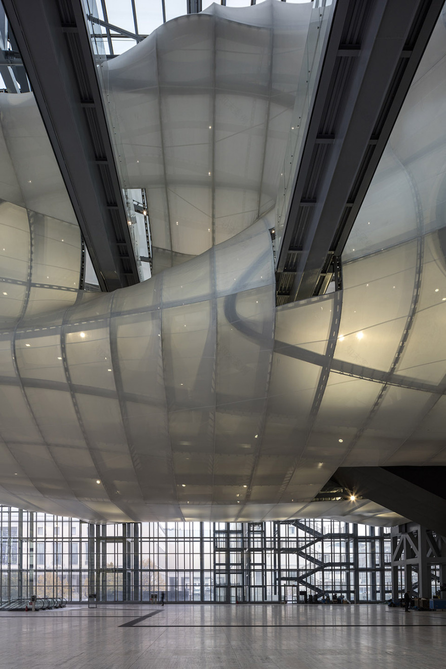 新罗马EUR会议中心和酒店 & “云” / FUKSAS-114