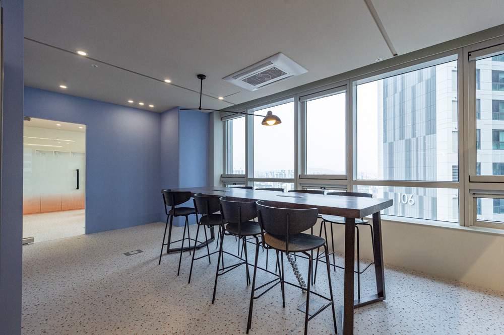 VANADA 办公室 | 简约白调的 75 平米商务空间-13