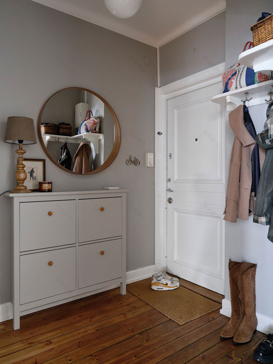 斯德哥尔摩 45 平米小公寓的蓝墙魅力-21