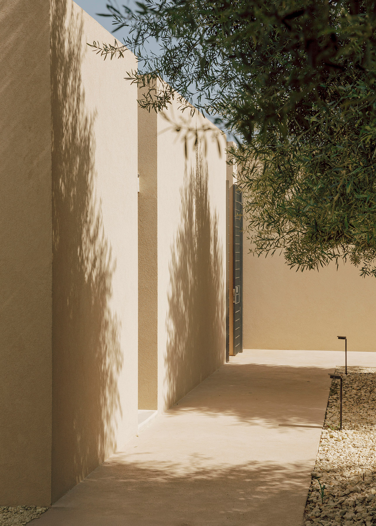 内敛且神秘的乡土简约度假屋PATIO HOUSE丨SOLUM studio （Mattia Agates等）-7