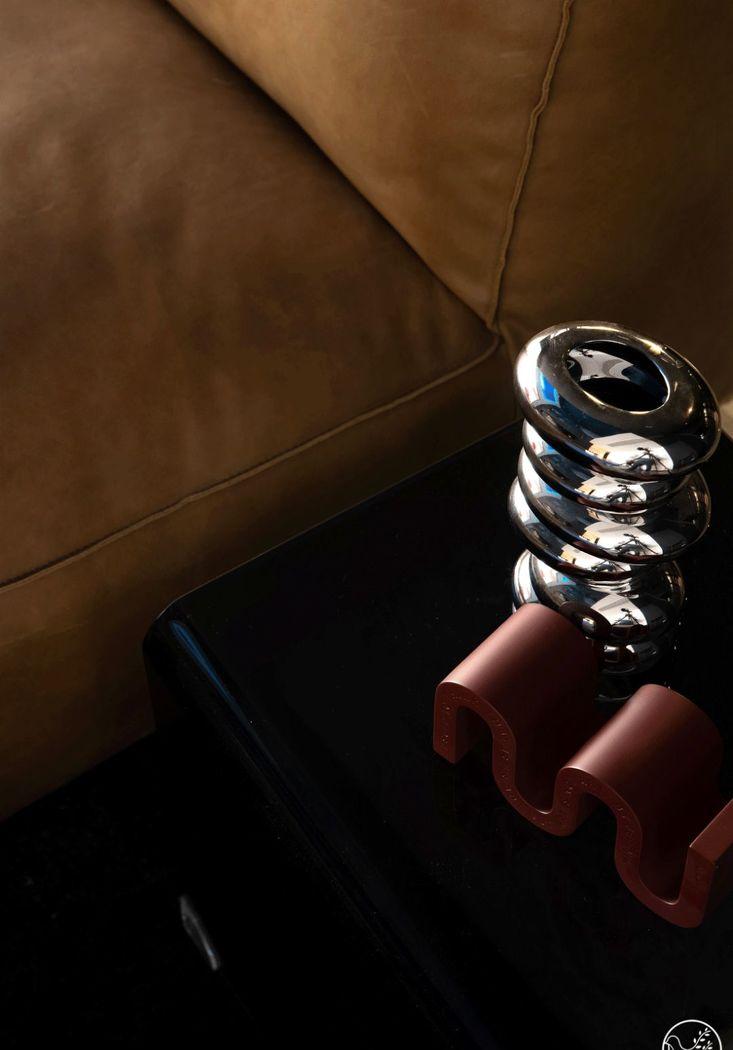 清羽设计丨平层丨粉色楼梯紫色墙壁酷炫星球-9