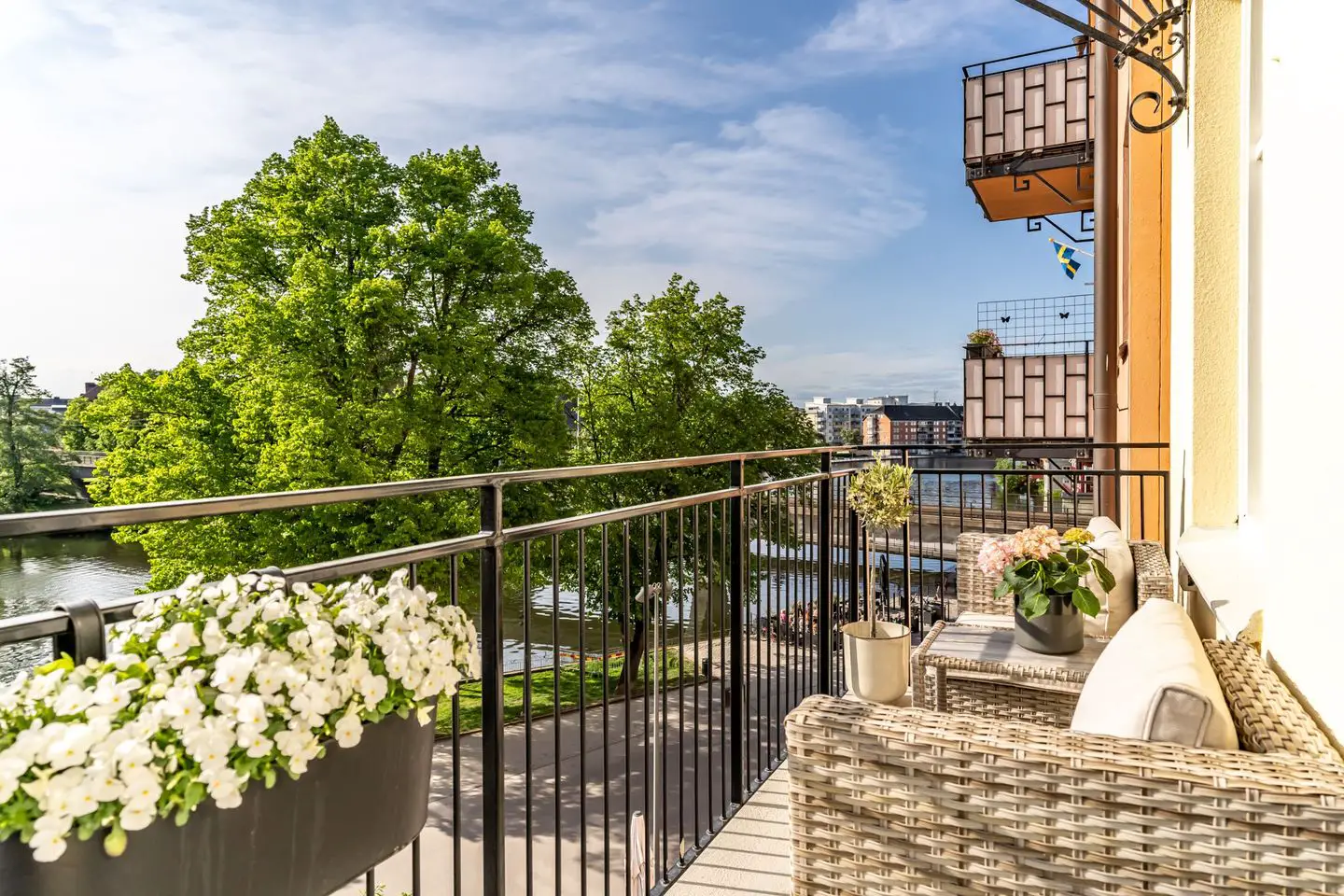 瑞典 115m2 河景公寓,古典与现代的完美融合-21