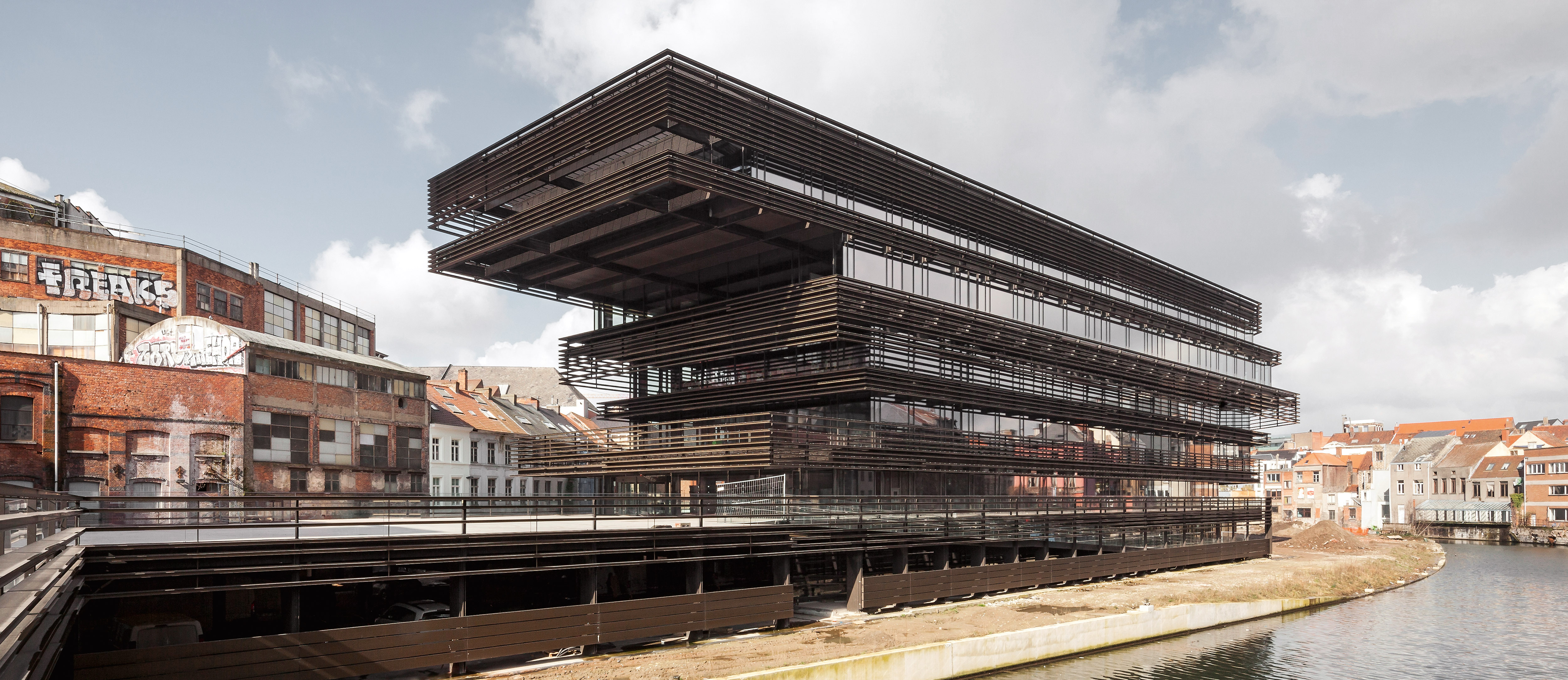 比利时根特市新媒体图书馆-0