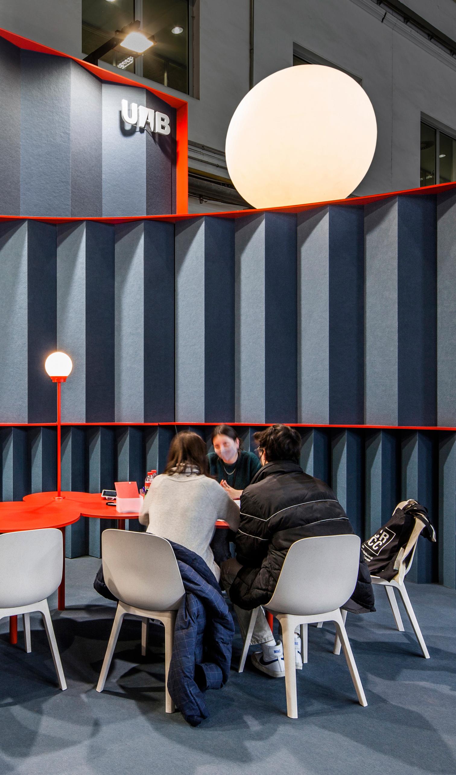 EINA 的“Stand”设计丨西班牙巴塞罗那丨Anna Bach 和 Eugeni Bach 领导的公司-14