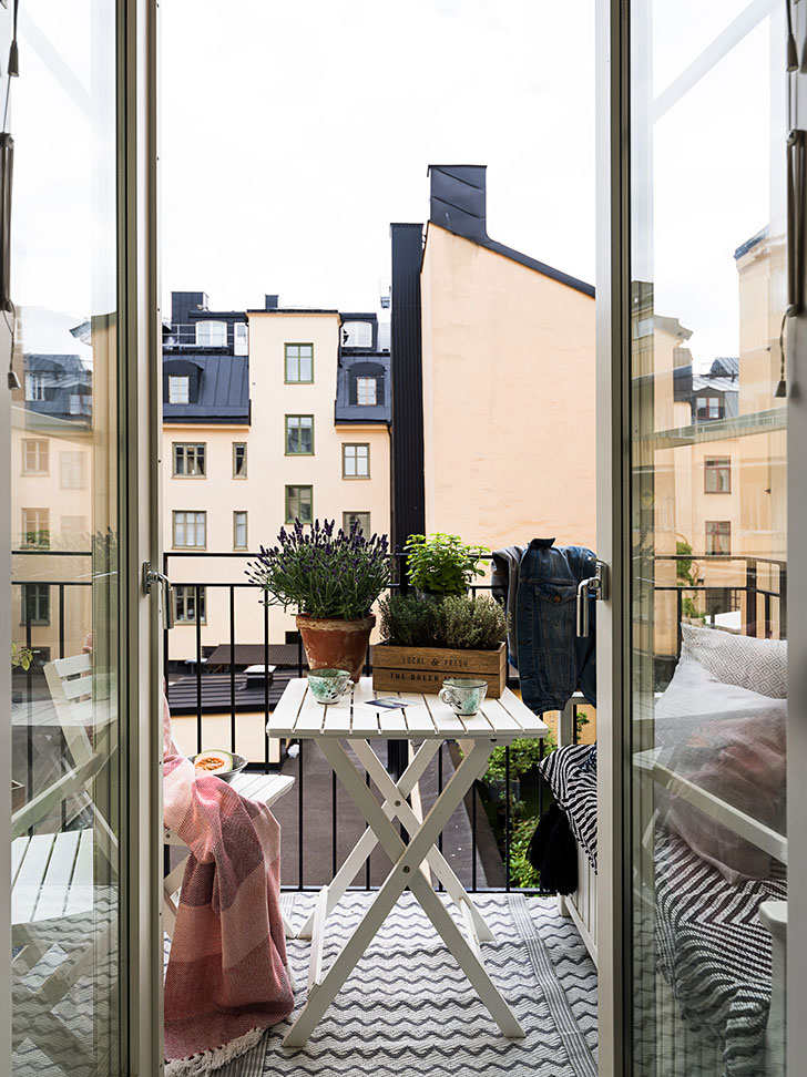 瑞典小公寓的层叠卧室设计-18