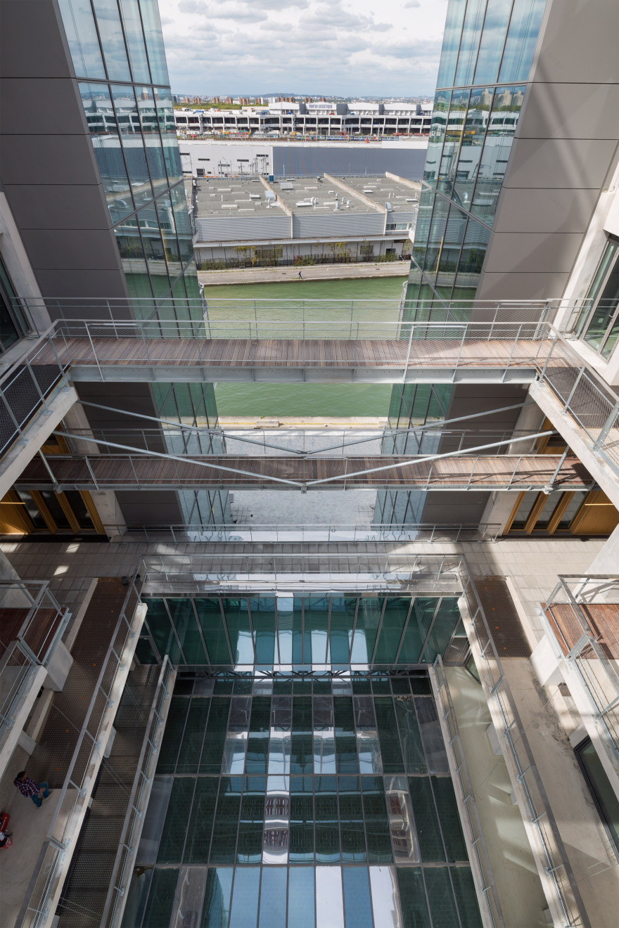 巴黎废弃仓库变身创意总部,BETC 打造绿色工业风新地标-25