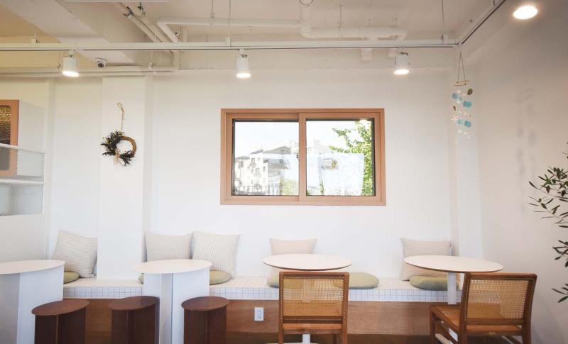 极简黑白风，打造温馨咖啡馆-11