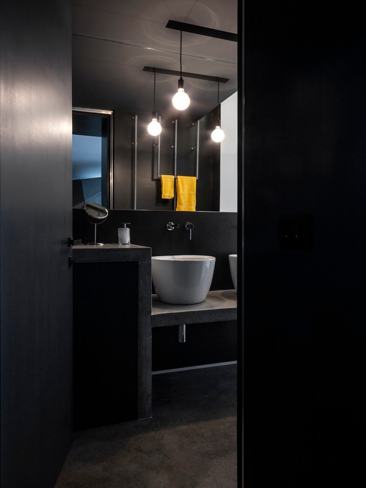 都灵“无门”公寓，明亮通透的混凝土洞穴-1