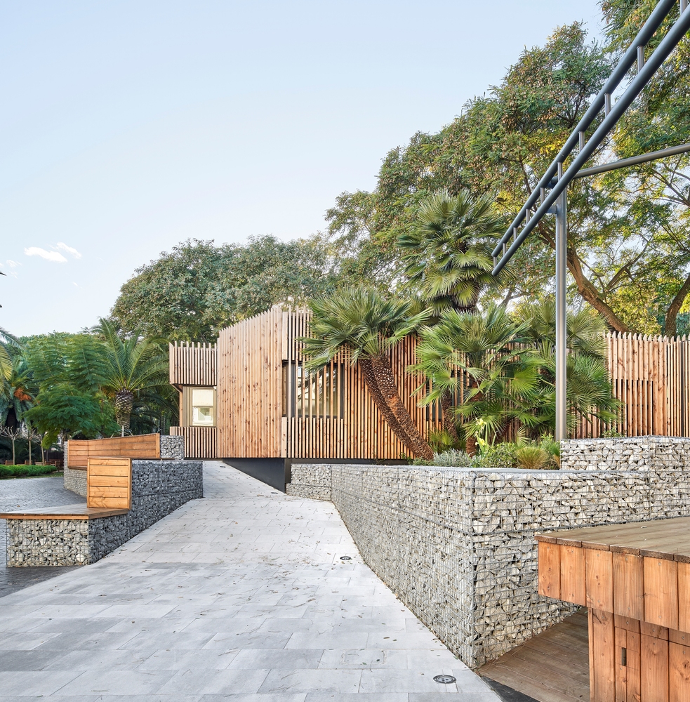 巴塞罗那LycéeFrançais的出入口亭-12