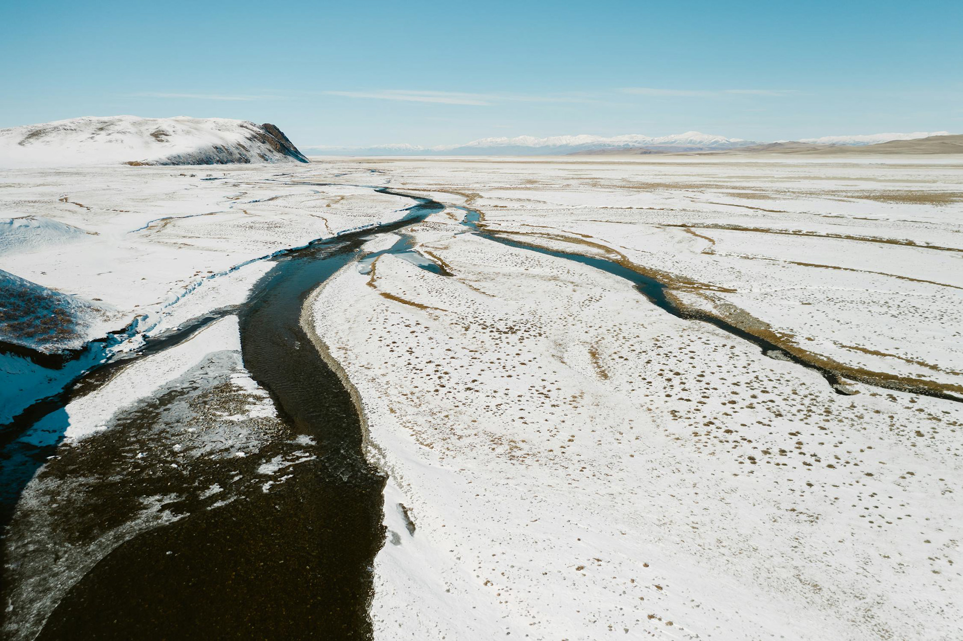 Interior Design Inspired by the Stillness of Glaciers-14