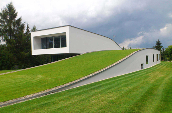 带屋顶高尔夫球场和长车库的房子丨波兰丨KWK Promes-12