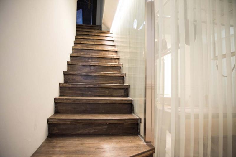 光影交织的绘图空间-17