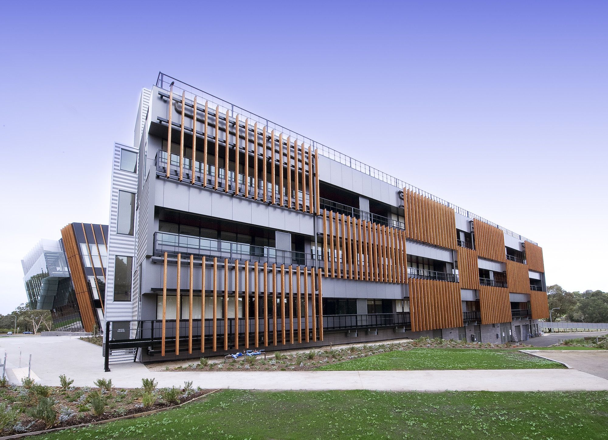 《Deakin University Regional Community Health Hub》自然采光与环保设计-11