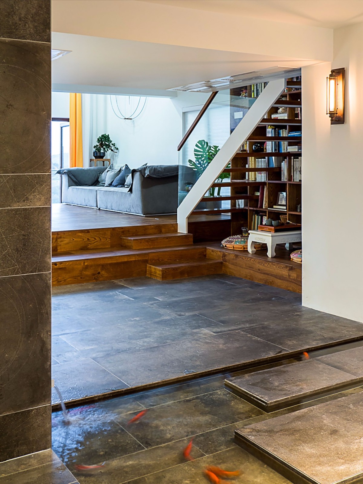 他在20楼挖池塘、造园子丨把家改成空中花园-0