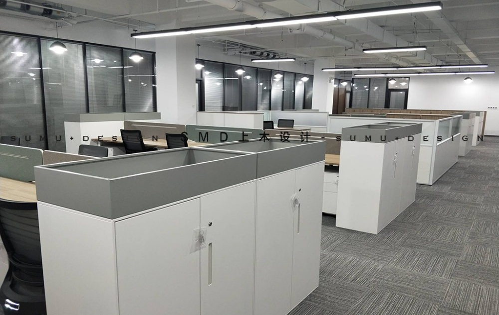 
极简风办公室让工作一样轻松自如 -6