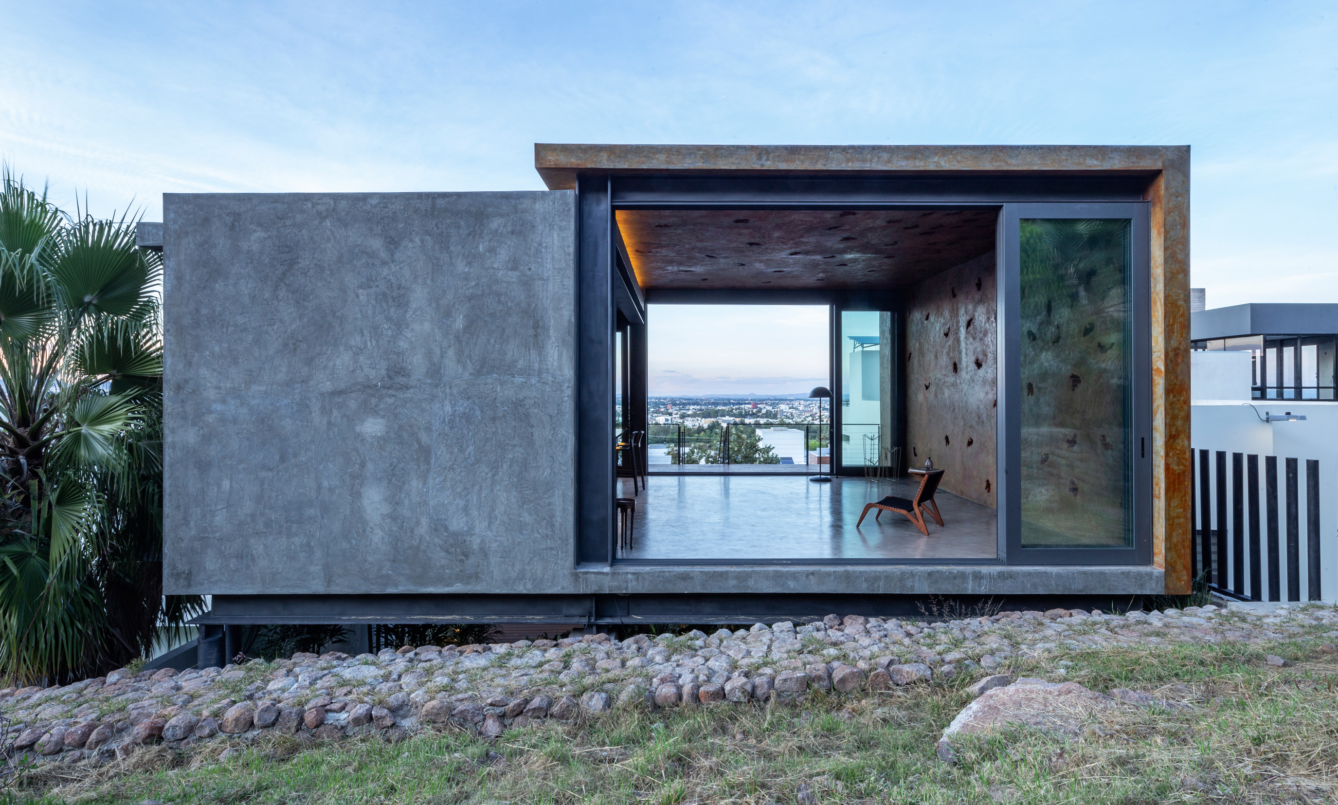 墨西哥 Casa Pedregal 住宅 | 与自然共生的现代建筑-0