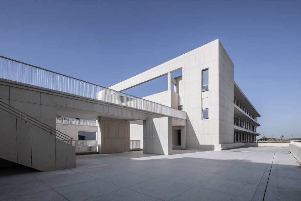 江苏省靖江高级中学新校区丨中国江苏丨江苏中锐华东建筑设计研究院有限公司荣朝晖工作室-117