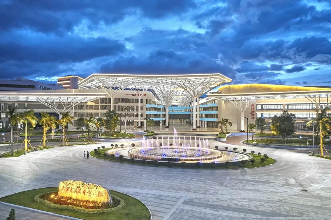 滇南中心医院 | 模块化设计，生态蜂窝建筑-27