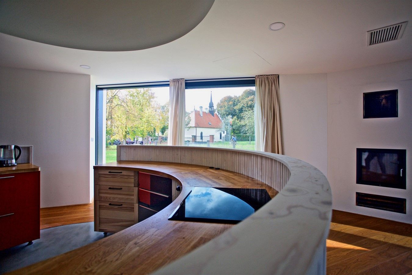 带圆形厨房的异型布局住宅丨捷克丨ZETTE工作室-11