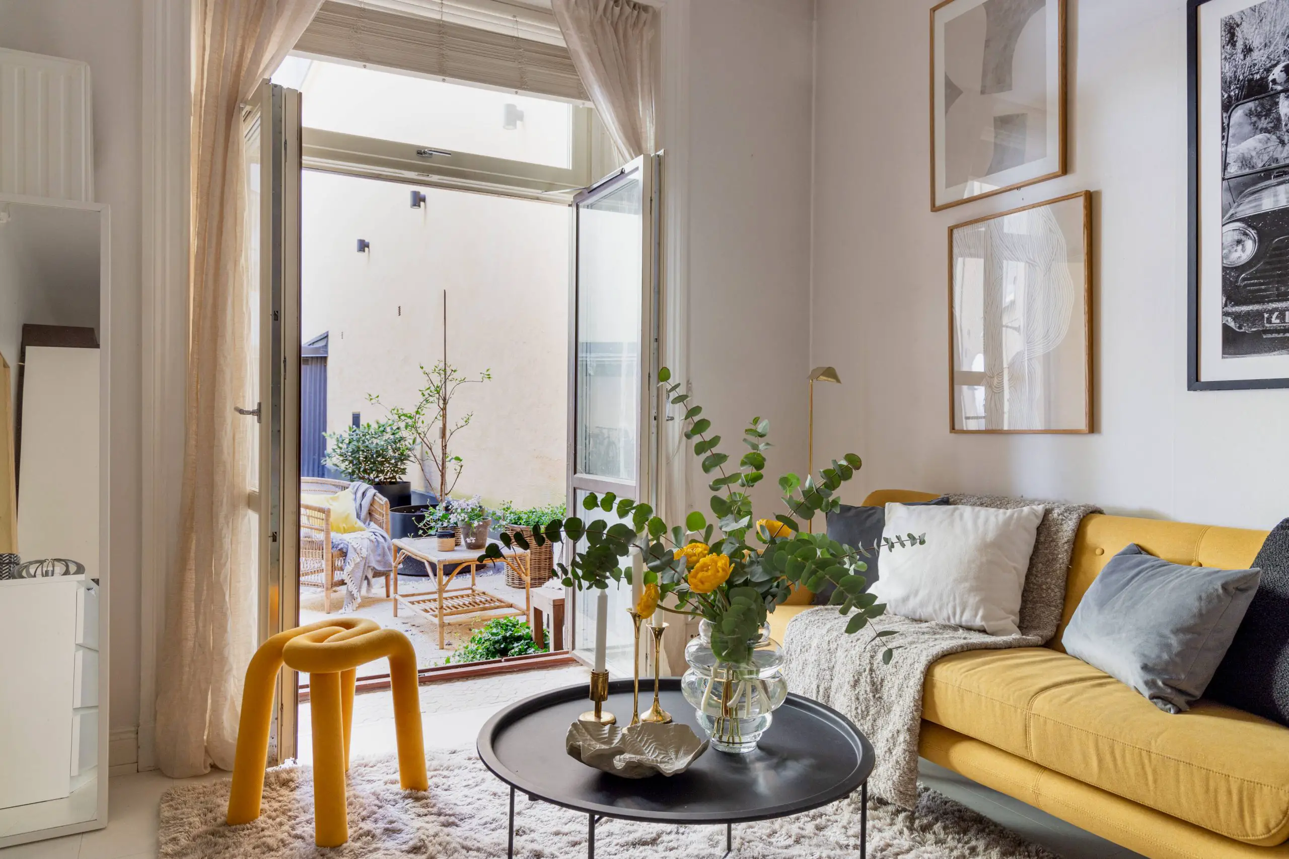 "阳光满满的 41m2 公寓 | 古老建筑中的现代活力"-1