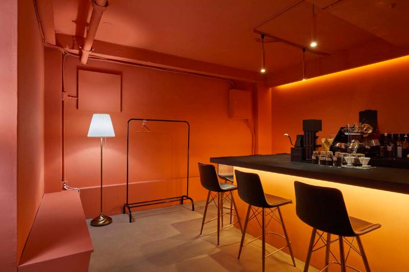 温馨 11 坪咖啡厅，照明与装饰打造别致氛围-8