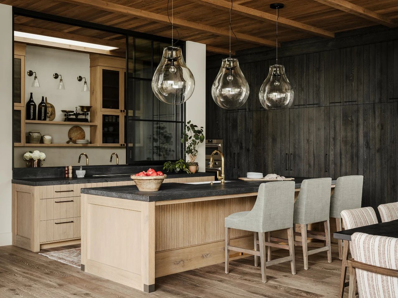 “Stranded in Paradise”（滞留天堂）-84